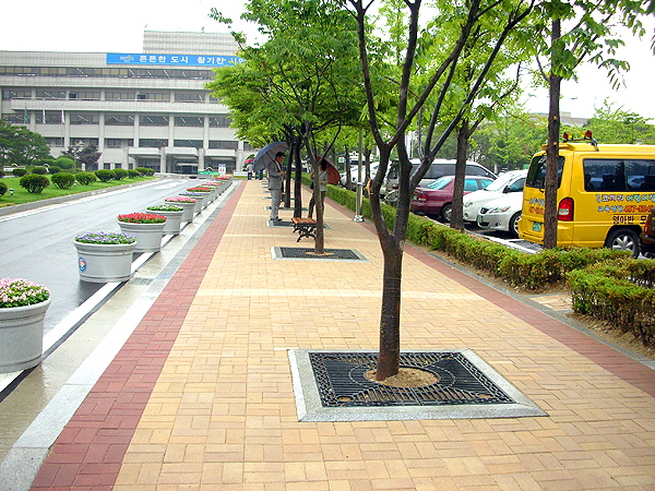 군포시청 청사진입로